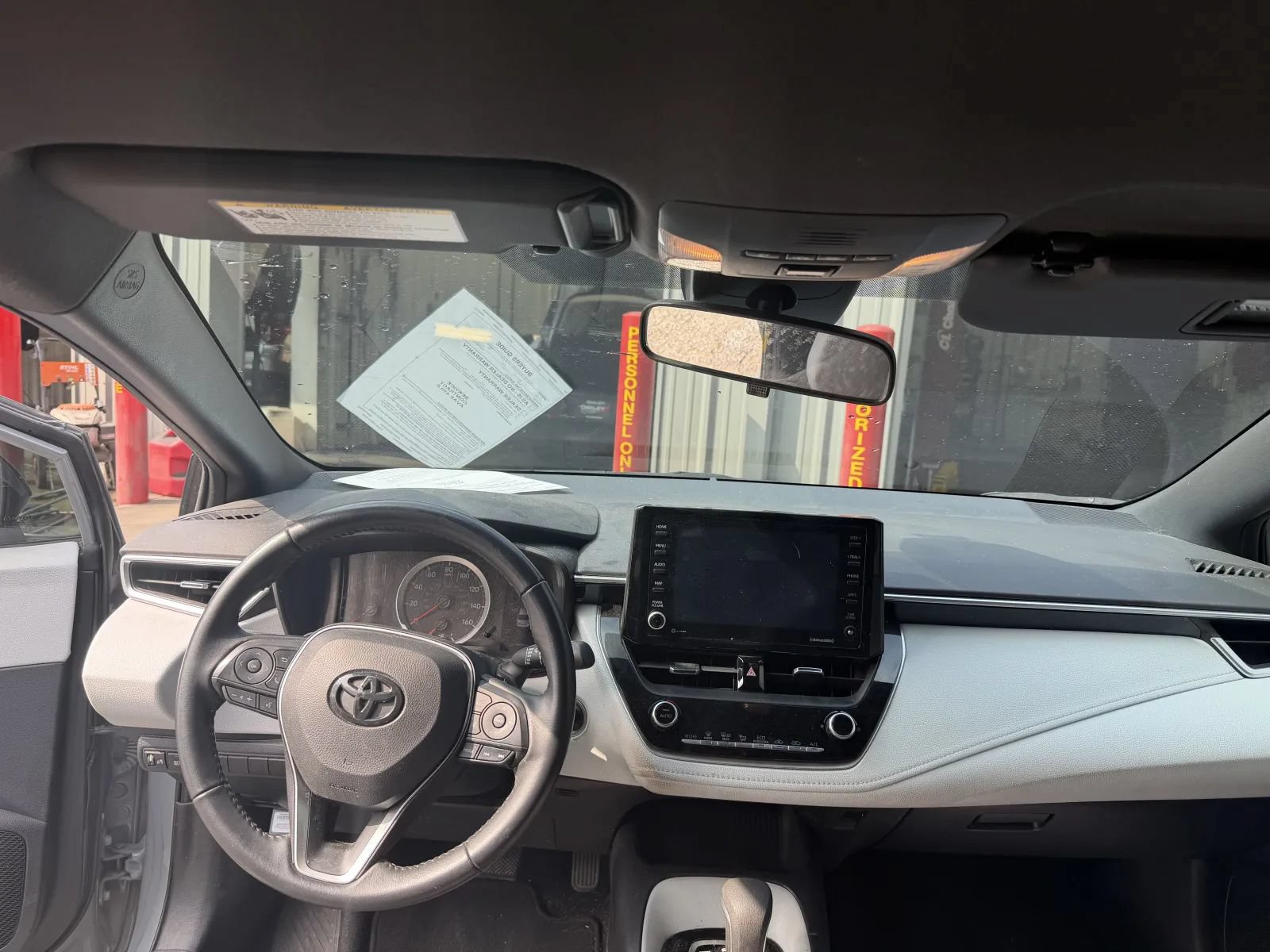 Used 2022 Toyota Corolla SE w/ Carpet Mat Package (TMS) FWD image 11