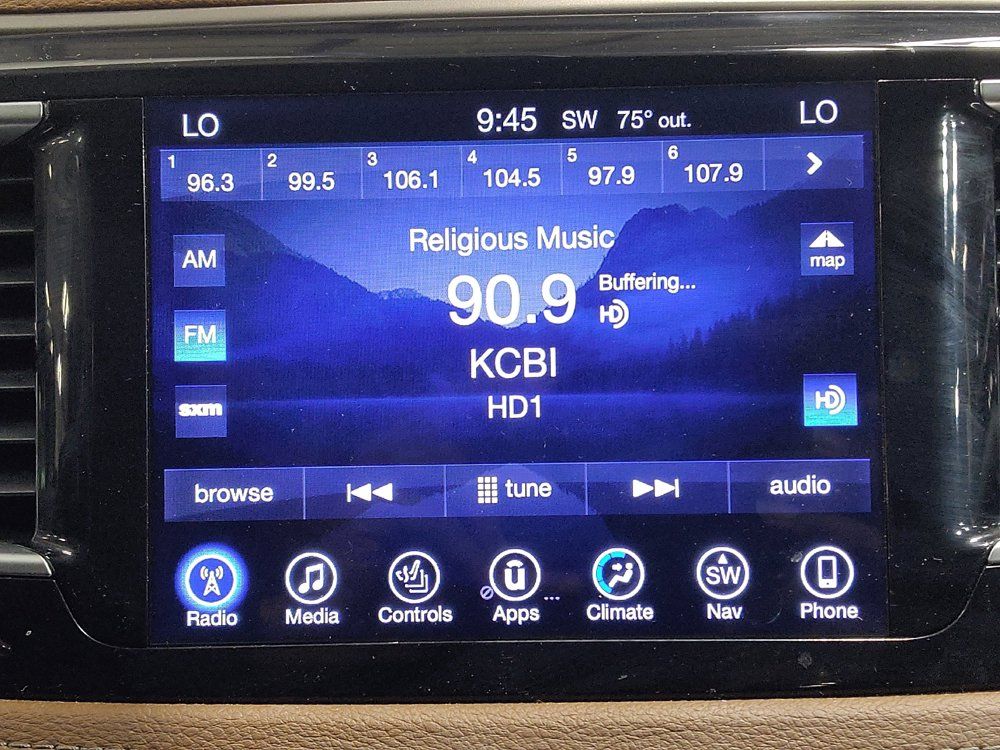 Used 2017 Chrysler Pacifica Limited FWD image 25