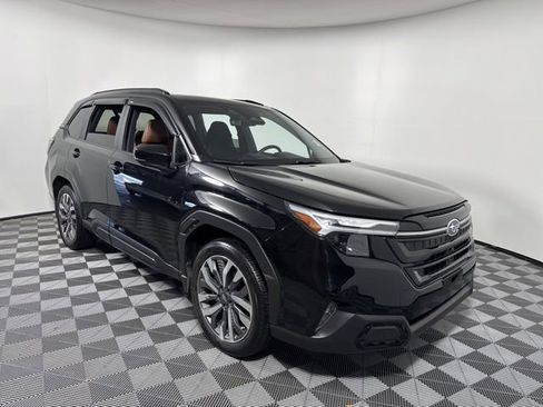 Used 2025 Subaru Forester Touring image 10