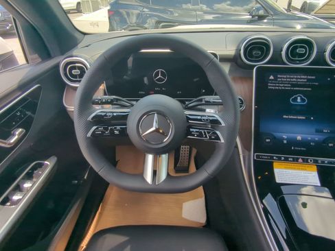 New 2025 Mercedes-Benz GLC 350e 4MATIC image 3