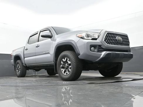 Used 2019 Toyota Tacoma TRD Off-Road AWD/4WD image 9
