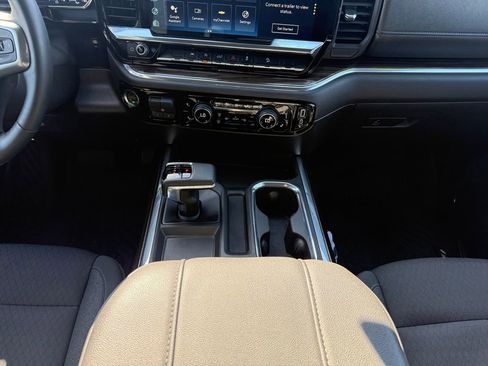 Used 2024 Chevrolet Silverado 1500 LT Trail Boss w/ Convenience Package II image 15