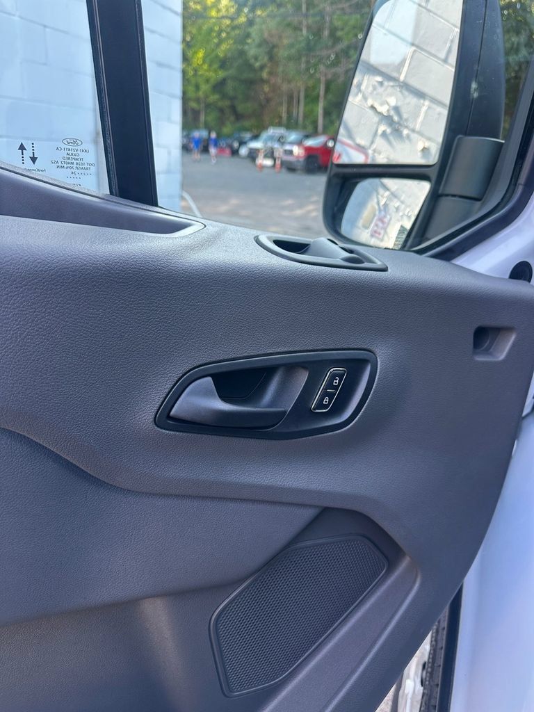 Used 2024 Ford E-Transit Low Roof RWD image 9