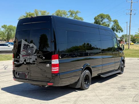 Used 2016 Mercedes-Benz Sprinter 3500 image 4