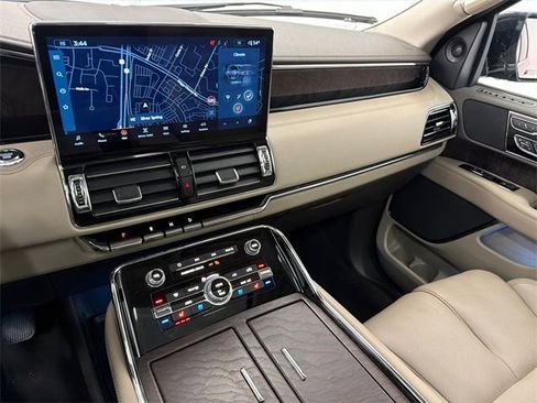 Used 2022 Lincoln Navigator L Reserve image 30