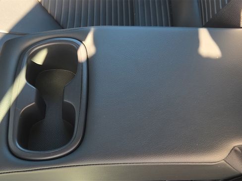 Used 2021 Toyota Camry SE image 27