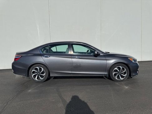 Used 2017 Honda Accord EX image 2