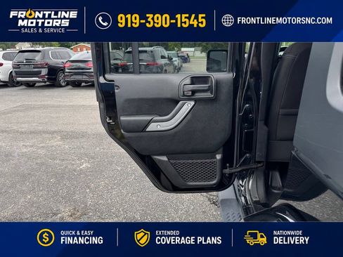 Used 2018 Jeep Wrangler Unlimited Sahara AWD/4WD image 16