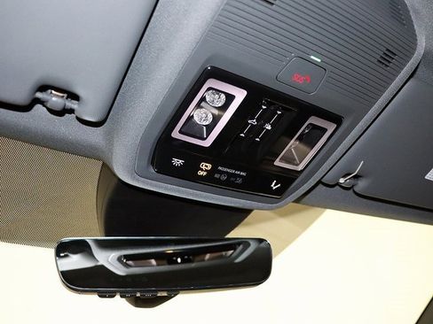 Used 2024 Audi Q4 e-tron Premium Plus w/ Premium Plus image 23