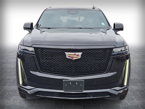 Used 2023 Cadillac Escalade Sport image 2