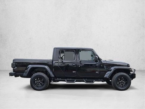 Used 2021 Jeep Gladiator Sport image 4