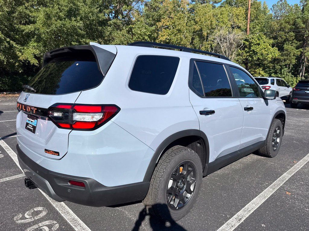 New 2026 Honda Pilot TrailSport image 3
