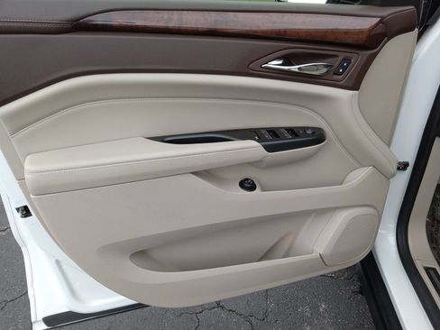 Used 2015 Cadillac SRX Luxury w/ Trailering Package AWD/4WD image 9