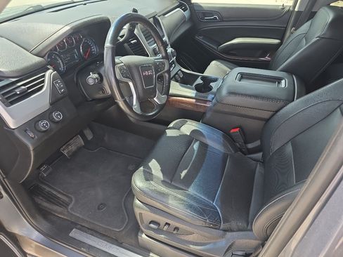 Used 2019 GMC Yukon XL SLT AWD/4WD image 14