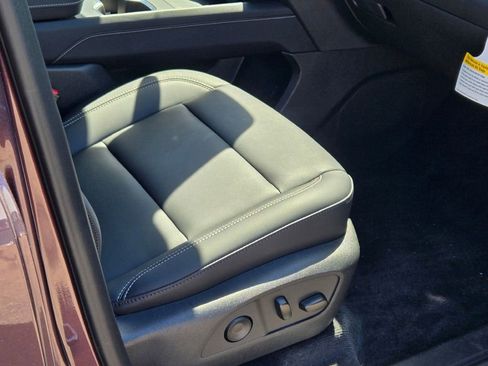 New 2025 GMC Acadia Elevation w/ Elevation Premium Package FWD image 18