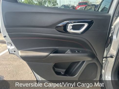 Used 2024 Jeep Compass Trailhawk w/ Trailhawk Convenience Group AWD/4WD image 23