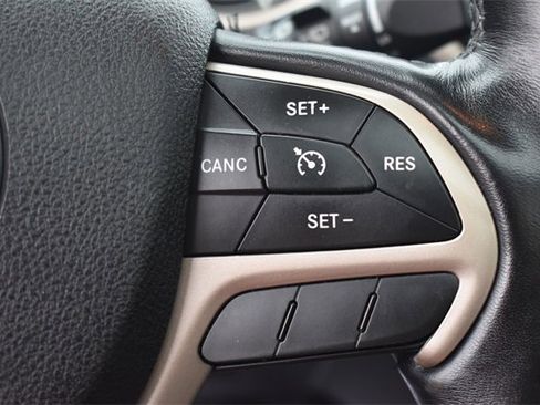 Used 2015 Jeep Cherokee Limited image 26