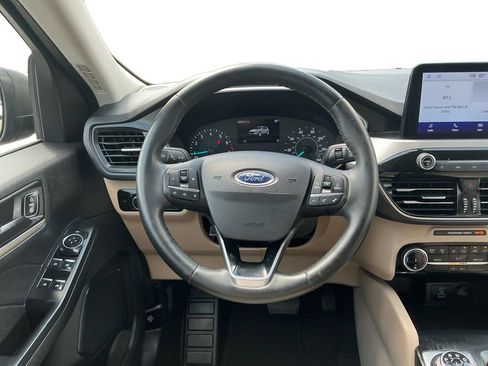 Used 2022 Ford Escape SE w/ Convenience Package FWD image 18