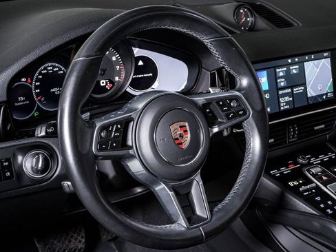 Used 2020 Porsche Cayenne AWD/4WD image 18