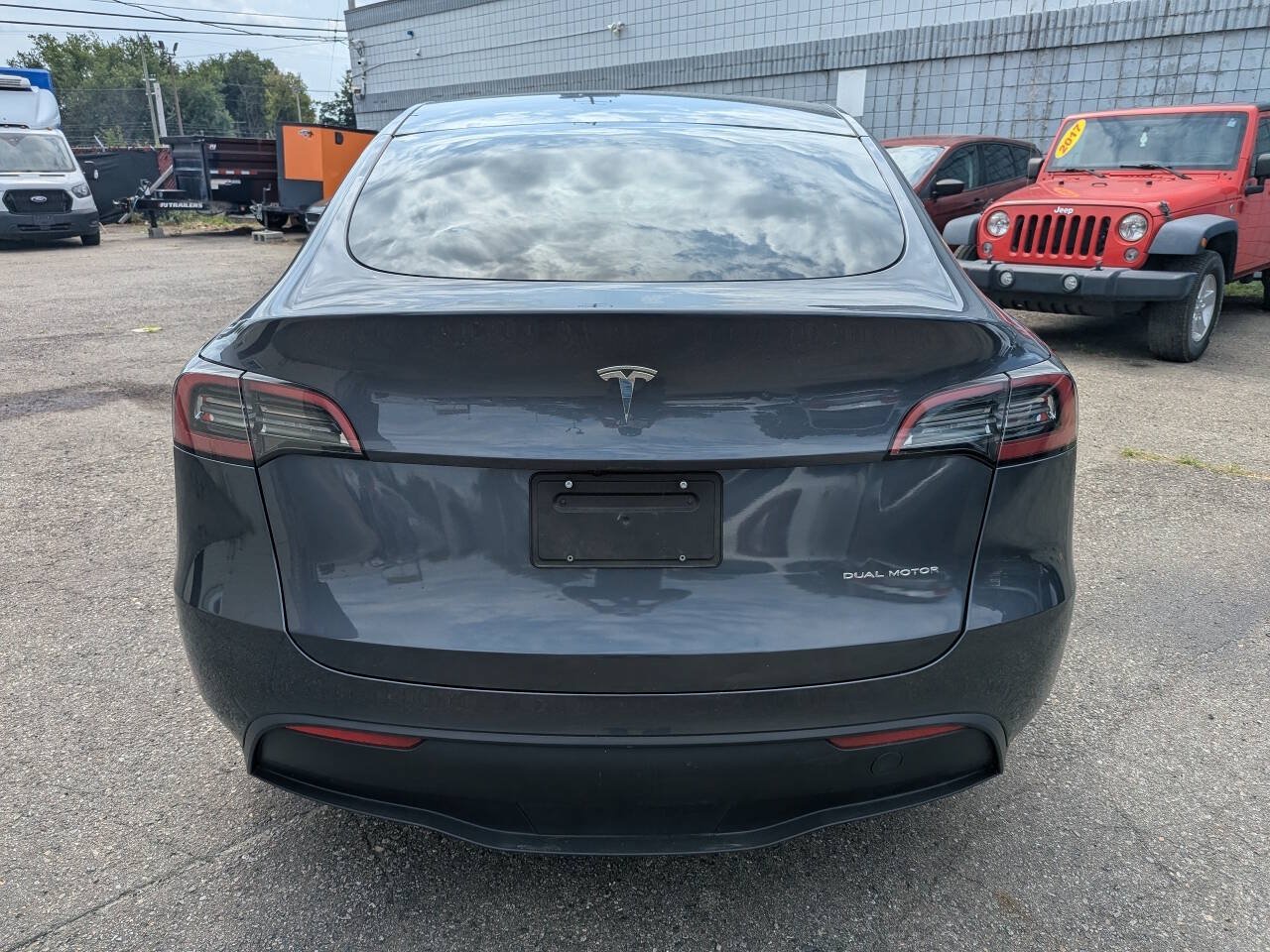 Used 2023 Tesla Model Y Long Range AWD/4WD image 6