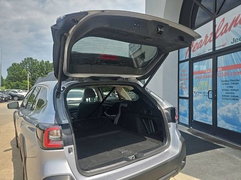 Used 2023 Subaru Outback Premium AWD/4WD image 82