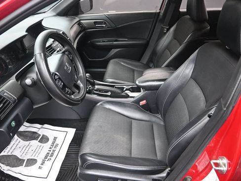 Used 2016 Honda Accord Sport image 14