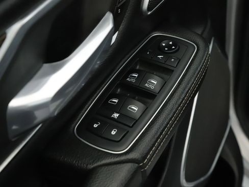 Used 2019 RAM 1500 Laramie image 7