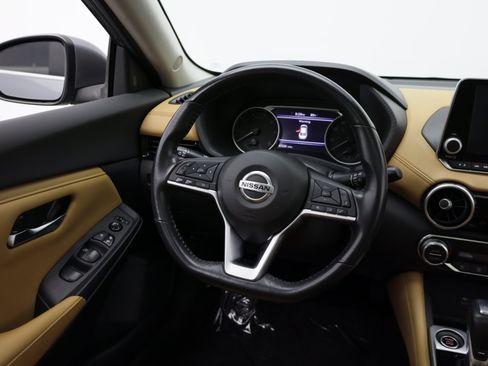 Used 2021 Nissan Sentra SV w/ SV Premium Package FWD image 29