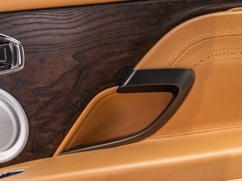 Used 2017 Aston Martin DB11 V12 RWD image 60