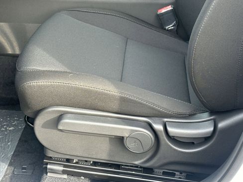 New 2026 Hyundai Kona SE image 14