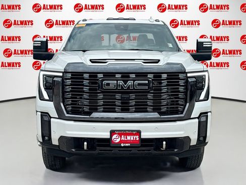 Used 2024 GMC Sierra 3500 Denali Ultimate AWD/4WD image 2