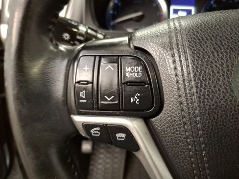 Used 2015 Toyota Highlander XLE image 18