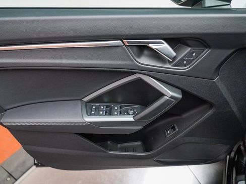 Certified 2025 Audi Q3 2.0T Premium w/ Black Optic Sport Package image 22