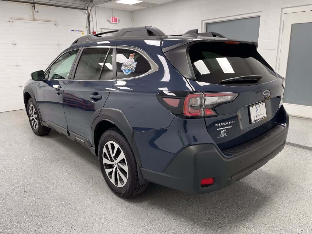Used 2025 Subaru Outback Premium AWD/4WD image 9
