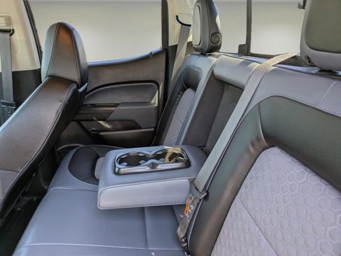 Used 2022 Chevrolet Colorado Z71 w/ Safety Package image 11