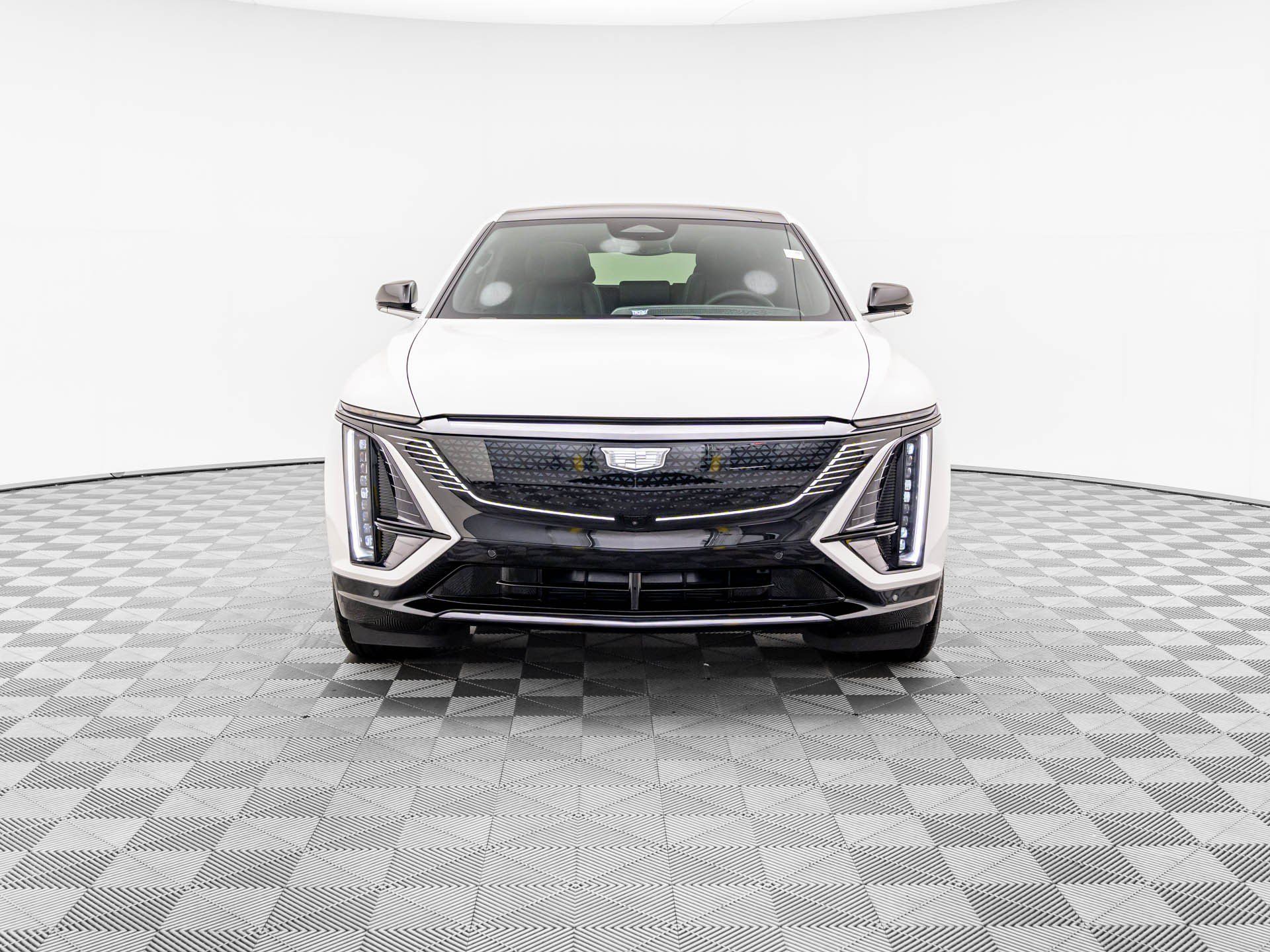 Certified 2025 Cadillac Lyriq Sport AWD/4WD image 2
