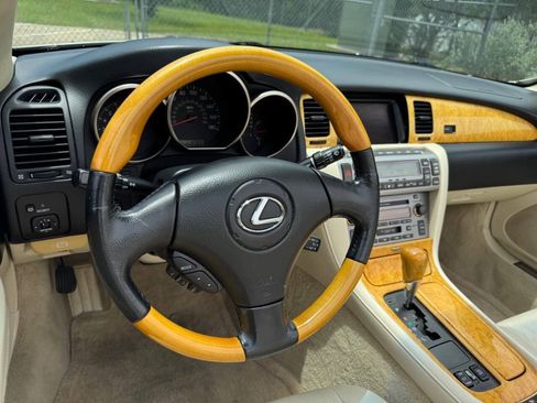 Used 2005 Lexus SC 430 Convertible RWD image 26