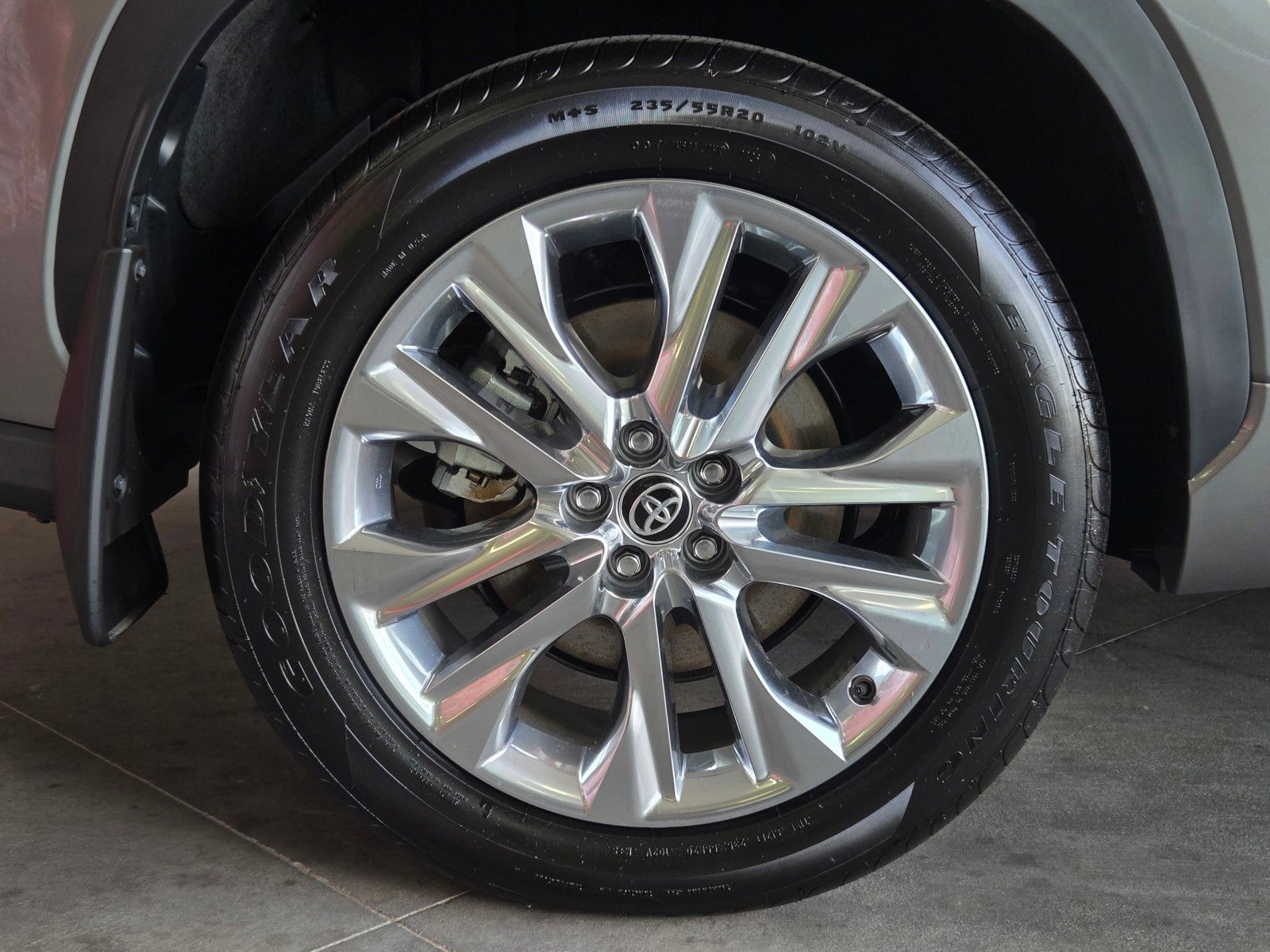 Used 2026 Toyota Highlander Limited AWD/4WD image 5