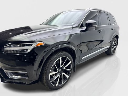 Used 2023 Volvo XC90 B6 Plus image 11