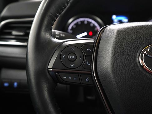 Used 2022 Toyota Camry SE image 25