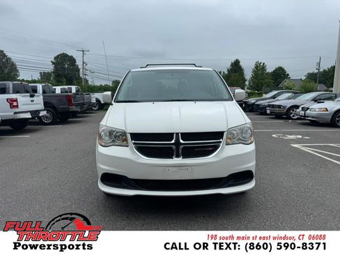 Used 2012 Dodge Grand Caravan SXT image 3