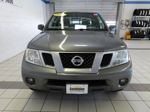 Used 2020 Nissan Frontier SV image 14