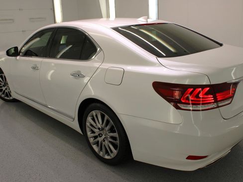 Used 2017 Lexus LS 460 w/ Comfort Package RWD image 16