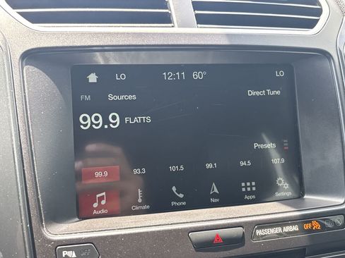 Used 2018 Ford Explorer XLT w/ Equipment Group 202A AWD/4WD image 18