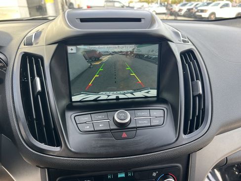 Certified 2018 Ford Escape SE w/ SE Sync 3 Package image 19