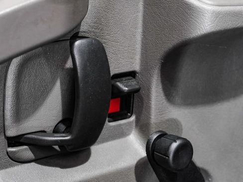 Used 2020 Chevrolet Express 2500 RWD image 38