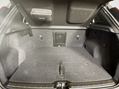 Used 2023 Volvo XC40 B5 Plus w/ Driver Assist Package AWD/4WD image 34