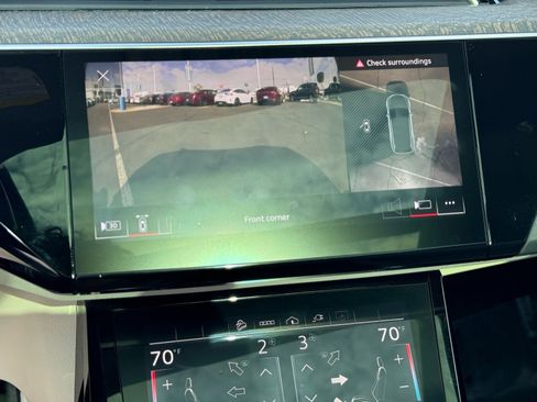 Used 2021 Audi e-tron Premium image 27