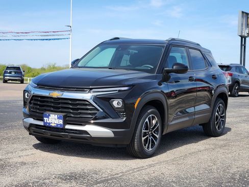 New 2026 Chevrolet TrailBlazer LT FWD image 2