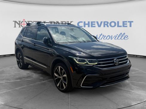 Used 2022 Volkswagen Tiguan SEL R-Line AWD/4WD image 3